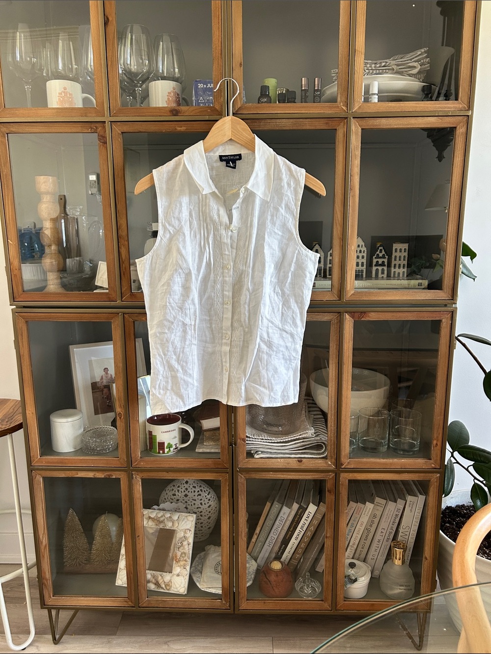 NWT Vintage Ann Taylor 100% Irish Linen Sleeveless Button-Up Shirt - White